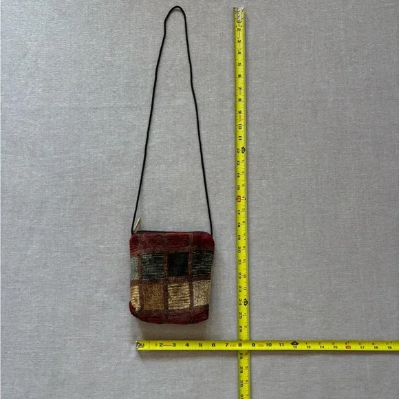 Vintage multicolored carpet purse. - Picture 7 of 9